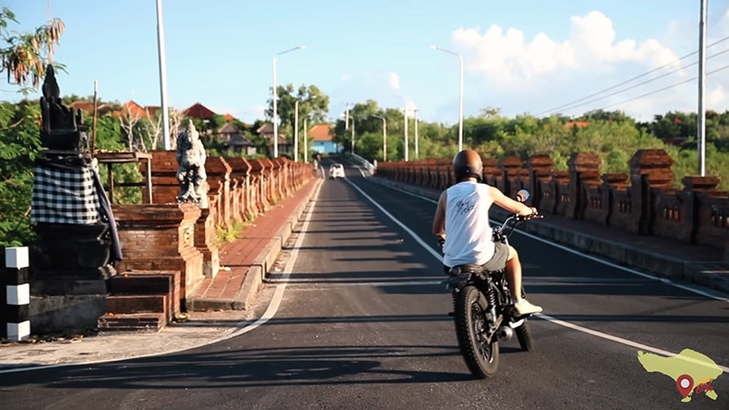 get around bali by motorbike